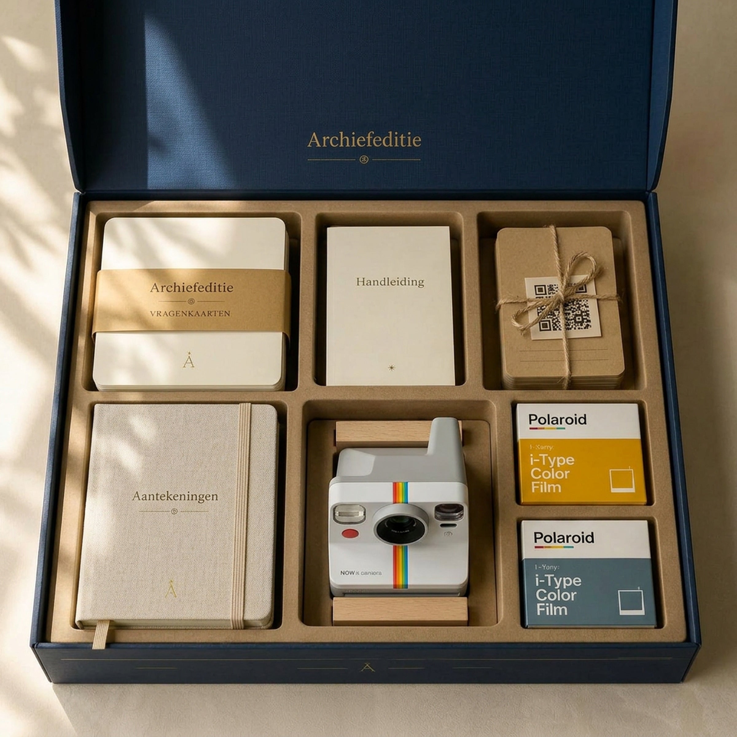 OpMaat - Archiefeditie — inclusief Polaroid-camera